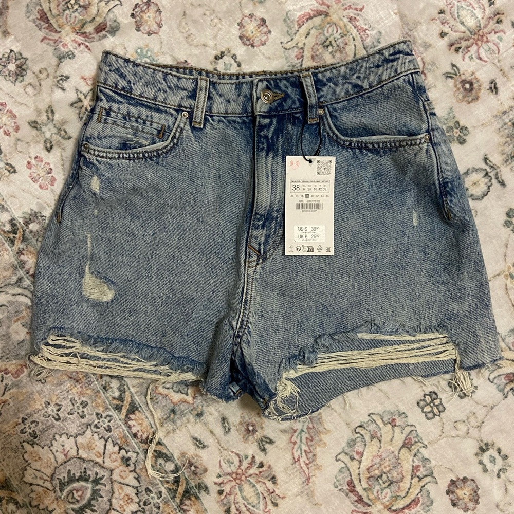 Zara Blue Jean Shorts with High-Waisted Fit and Distressed Details